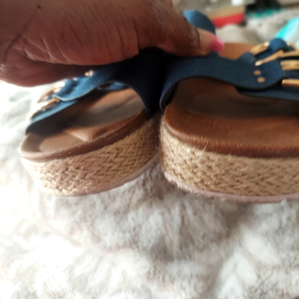 Sandals - Picture 5 of 6